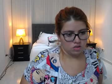 سكس اخ واخته ولد يدخل على اخته الغرفه وينيكها فى كسها سكس اخوات