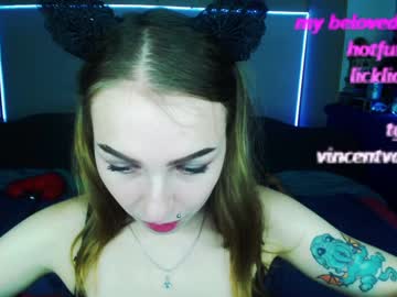 سكس ونيك اجنبى يتهجم عليها وينيك كسها على السرير نيك نار